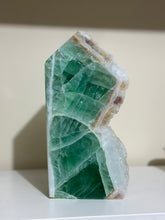 Load image into Gallery viewer, Fluorite Tower With Druzy Quartz Edge