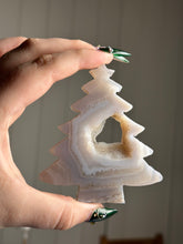 Load image into Gallery viewer, Druzy Agate Tree