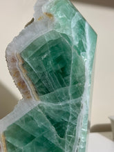 Load image into Gallery viewer, Fluorite Tower With Druzy Quartz Edge