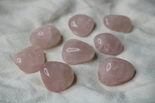 Load image into Gallery viewer, Rose Quartz Tumble