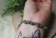 Load image into Gallery viewer, Labradorite Chip Bracelet